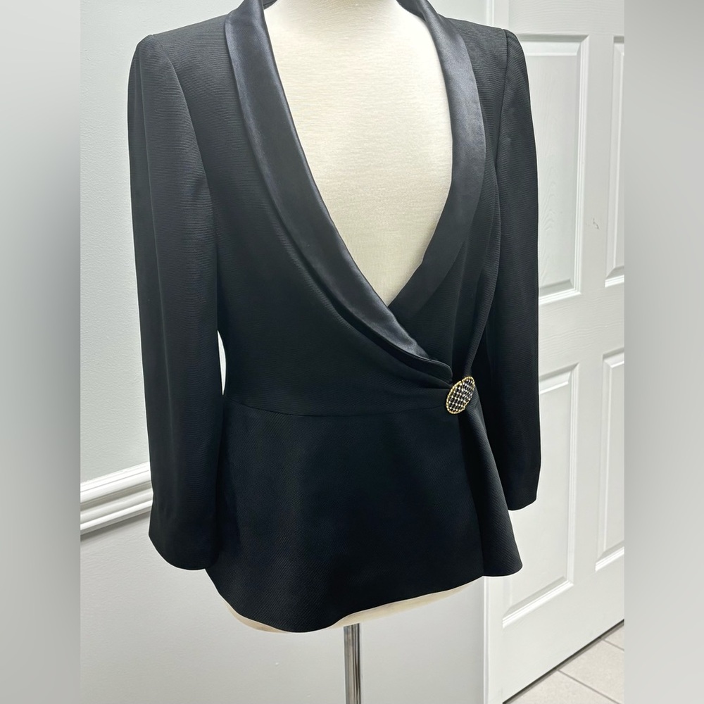 Valentino Suit. Vintage -skirt and jacket set